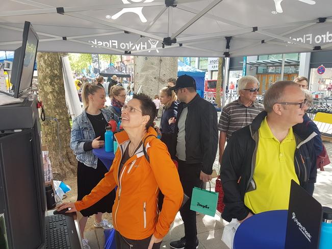 Flaschen Gravur Live Lasern auf messe lasern vor Ort vor Ort lasern auf Hausmesse