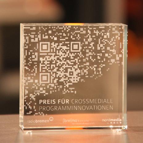 2D Laser Gravur im Obelisk Form Würfel Preis für Programminnovationen Radio Bremen