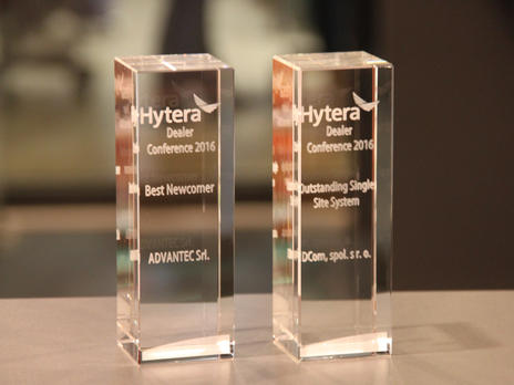 Best Newcomer Award fpr Hyteria im Klarglas Award von Laserpix 2D Gravur