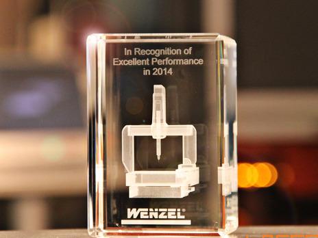 Würfel Glasblock für Firma Wenzel mir 3D Drucker Gravur im Glas
