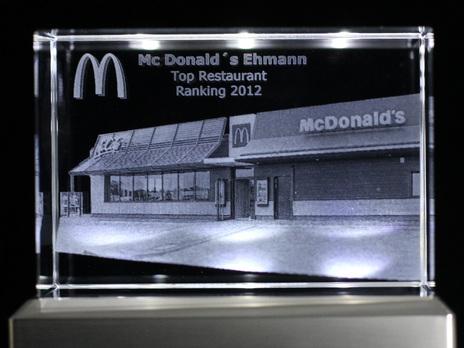 McDonalds 2D Foto zu 3D Laser Gravur Top Restaurant Ranking Flachglas von Laserpix