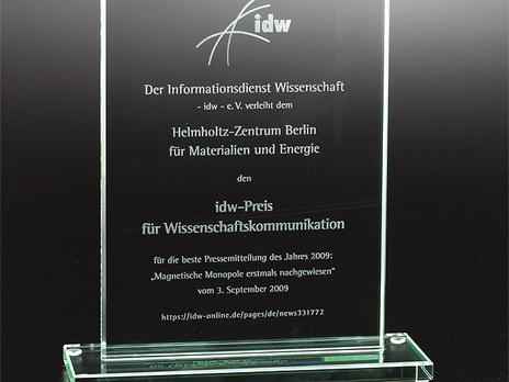 Preis für Wissenschaftskommunikation im Flachglas als Gravur von Laserpix Dünner Glas Sockel