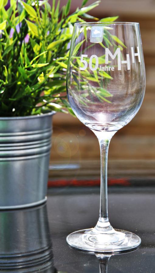 Weinglas Gravur 50 Jahre MHH Glas Gravur Weinglas Gravur 50 Jahre MHH Glas Gravur